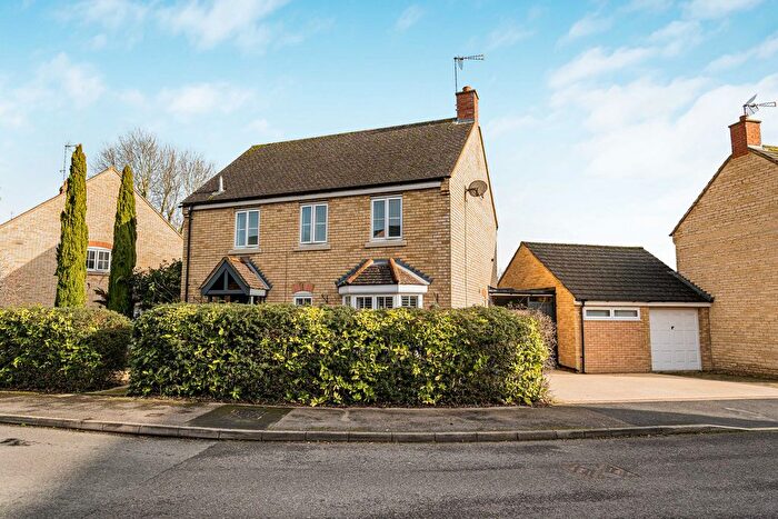 4 Bedroom Detached House For Sale In Corncrake Way, Bicester, OX26