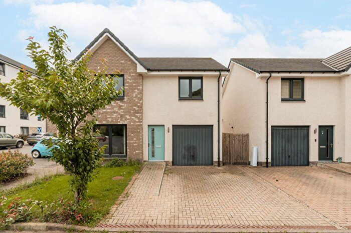 4 Bedroom Detached Villa For Sale In Kaims Crescent, Livingston, EH54