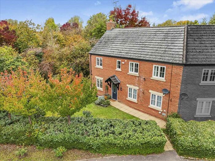 4 Bedroom Semi-Detached House For Sale In Dalston End, Monkston Park, Milton Keynes, MK10