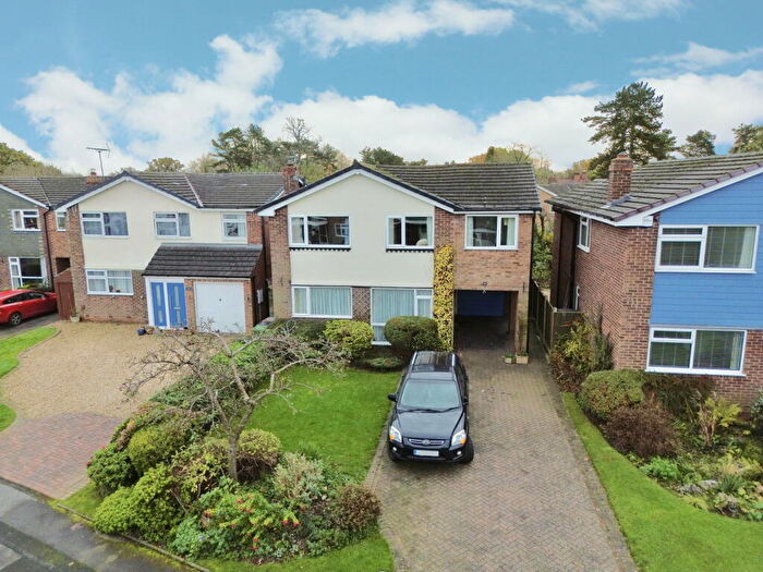 4 Bedroom Detached House For Sale In Wyken Close, Dorridge, B93