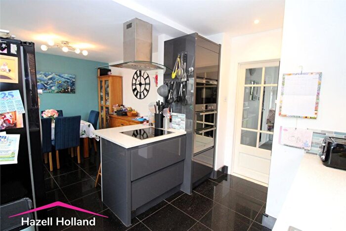 3 Bedroom Semi-Detached House For Sale In St. Georges Road, Swanley, BR8