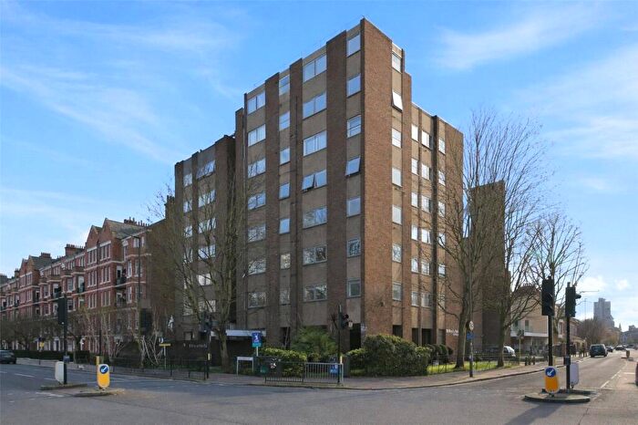 2 Bedroom Apartment To Rent In St. Mary Le Park Court, Parkgate Road, SW11