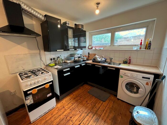 3 Bedroom House To Rent In Kennedy Square, Leamington Spa, CV32