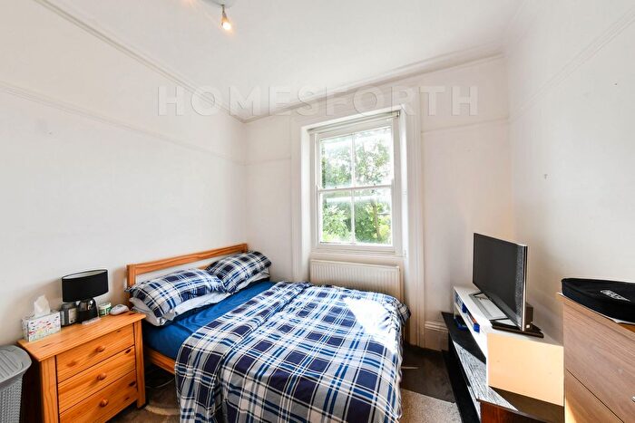 2 Bedroom Flat To Rent In Abbots Place, West Hampstead, NW6