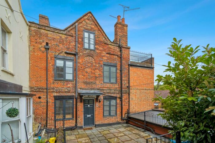 3 Bedroom Semi-Detached House To Rent In Castle Street, Buckingham, MK18