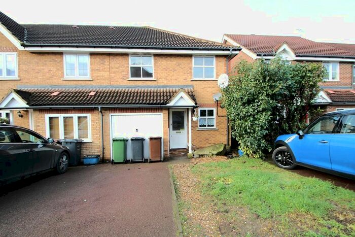 3 Bedroom Semi-Detached House To Rent In Malden Fields, Bushey, WD23