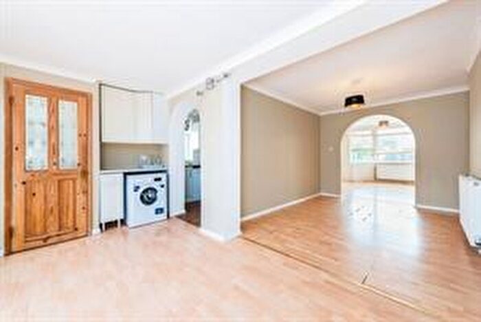 3 Bedroom Semi-Detached House To Rent In Hangleton Road, Hove, East Sussex, BN3