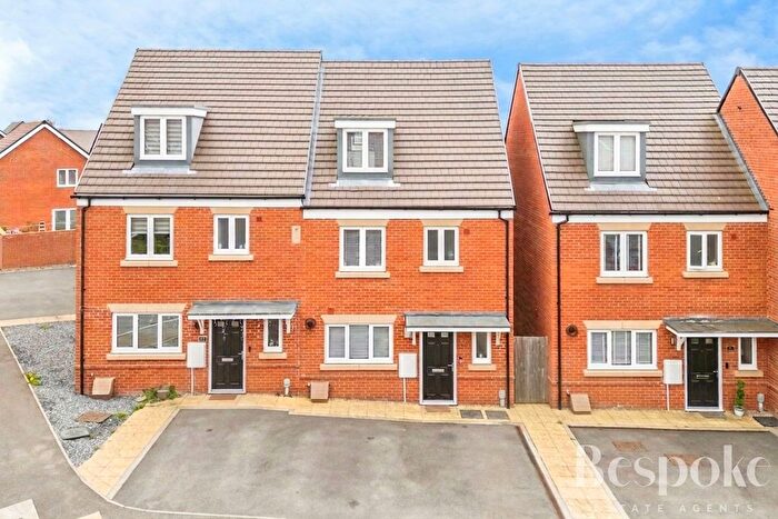 4 Bedroom Semi Detached House For Sale In Garrett Drive, Shinfield, RG2