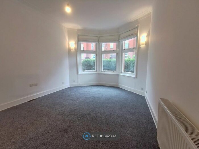 2 Bedroom Flat To Rent In Trefoil Avenue, Glasgow, G41