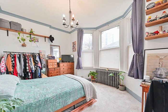 3 Bedroom Flat For Sale In Oakfield Road, Croydon, CR0