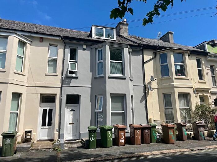 5 Bedroom Terraced House For Sale In Oxford Terrace, City Centre. Bed Fully Let Student Hmo., PL1