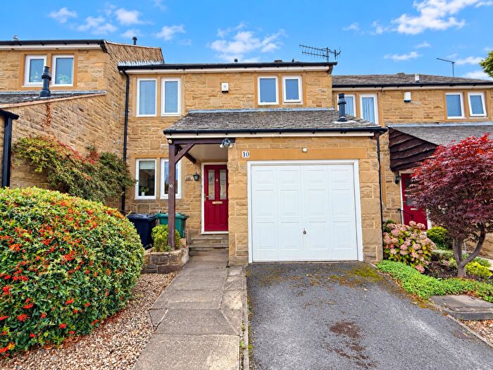 3 Bedroom Mews For Sale In Richmond Mews, Shipley, BD18