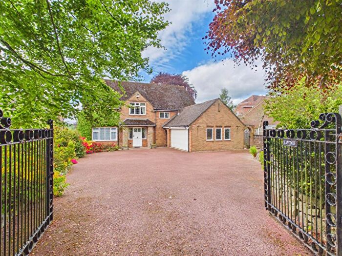 4 Bedroom Detached House For Sale In Hazelwood Road, Duffield, Belper, Derbyshire, DE56