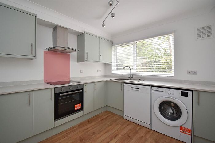 2 Bedroom Flat To Rent In Rectory Close, St. Leonards-On-Sea, TN38