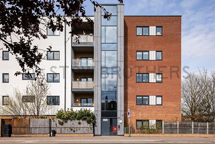 3 Bedroom Flat To Rent In Thornbury Way, Walthamstow, E17
