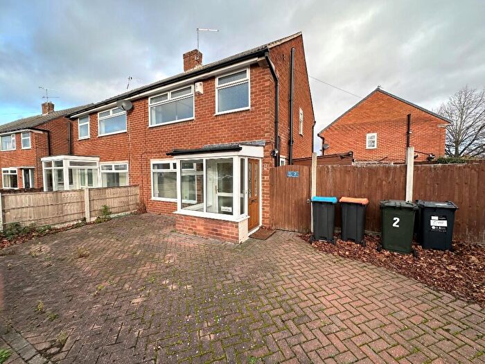 3 Bedroom Semi Detached House For Sale In Parkfield Drive, Whitby, CH65