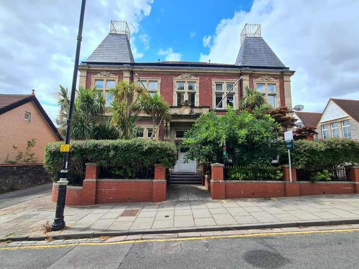 2 Bedroom Flat To Rent In Albert Road, Penarth, CF64