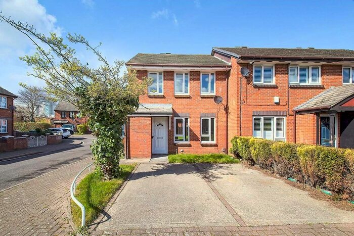 3 Bedroom End Of Terrace House To Rent In Carronade Place, London, SE28