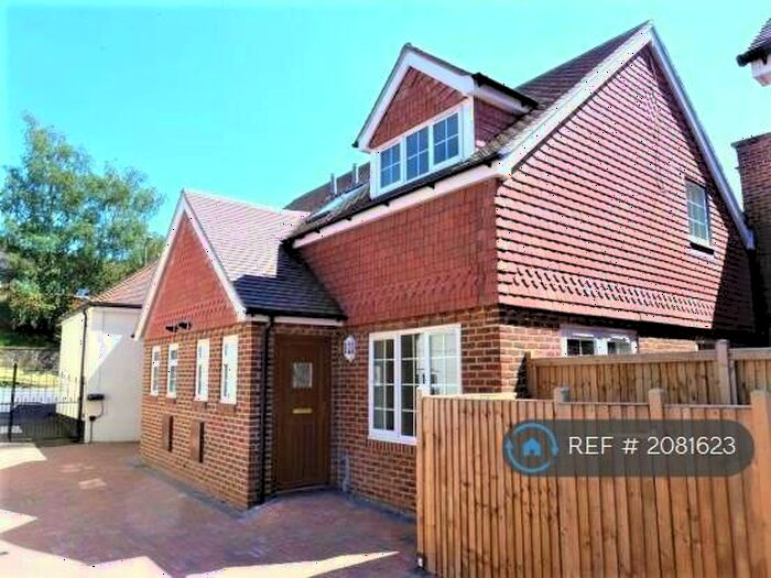3 Bedroom Semi-Detached House To Rent In Lauras Gardens, Billingshurst, RH14