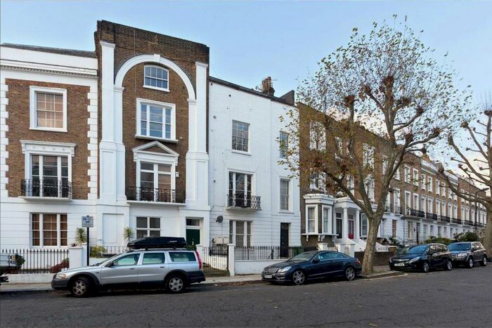 3 Bedroom Flat To Rent In Albert Street, Camden, London, NW1