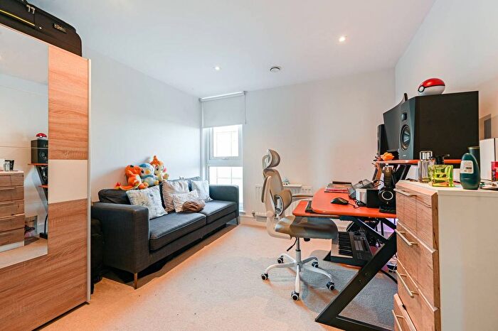 2 Bedroom Flat To Rent In Ensign House, Tavern Quay, Canada Water, London, SE16