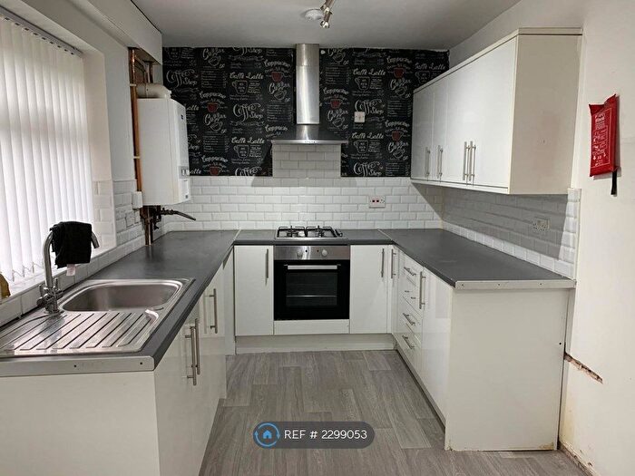 3 Bedroom Semi-Detached House To Rent In Throstle Street, Leeds, LS10