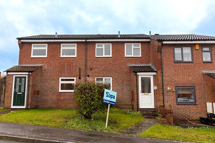 3 Bedroom Terraced House For Sale In Robbins' Ridge, Salisbury, SP4