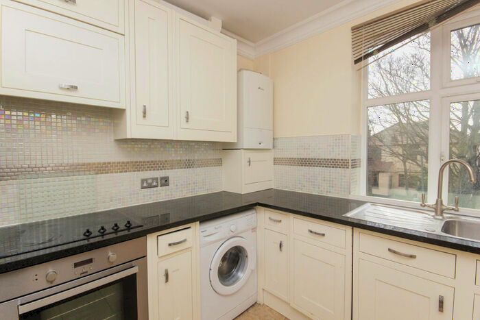 2 Bedroom Apartment To Rent In Glengall Road, Woodford Green, IG8