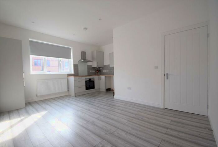 2 Bedroom Apartment To Rent In Park Road, Peterborough, Cambridgeshire, PE1