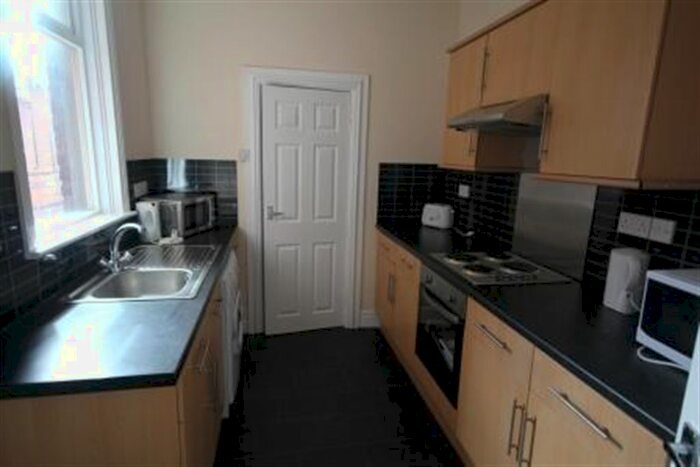 1 Bedroom Studio To Rent In Westoe Road, South Shields, NE33