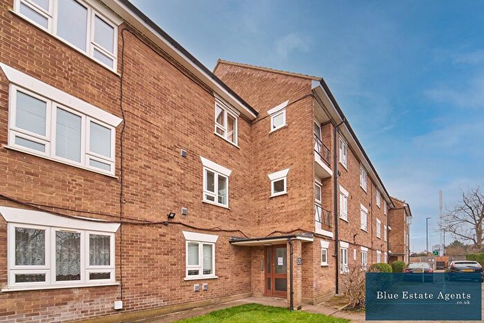 2 Bedroom Flat For Sale In Lampton Road, Hounslow, TW3