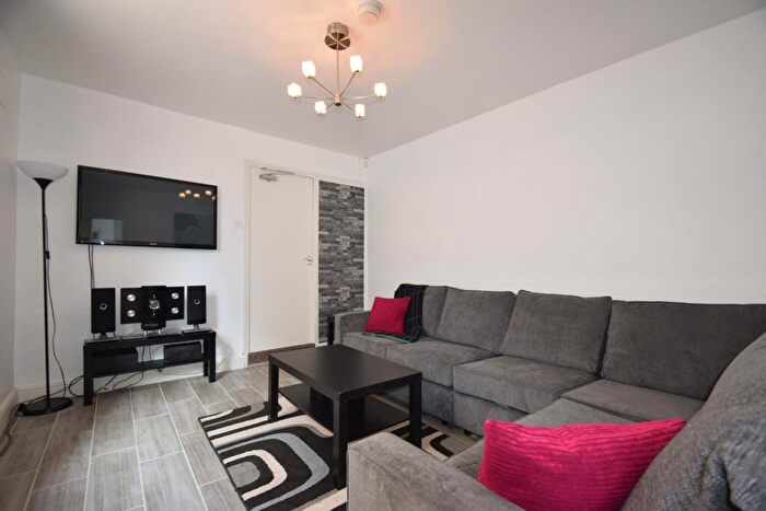 6 Bedroom House To Rent In Richards Street, Cathays, CF24