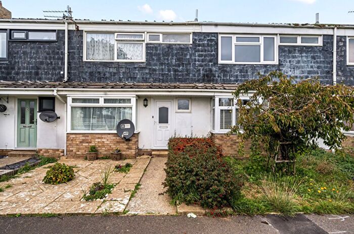 3 Bedroom Terraced House For Sale In The Causeway, Pagham, PO21