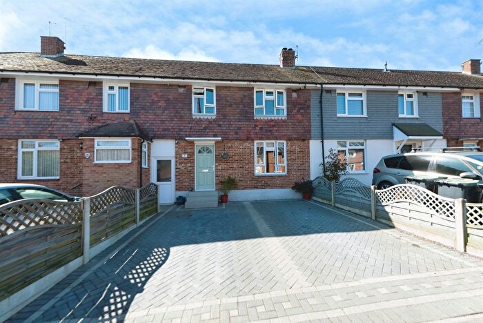 4 Bedroom Terraced House For Sale In St. Johns Road, Havant, PO9