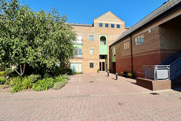 1 Bedroom Flat For Sale In Marine Point Apartments, Marine Approach, Burton Waters, LN1