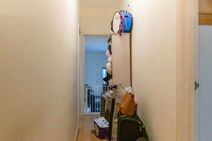 1 Bedroom Flat To Rent In High Street, High Barnet, EN5