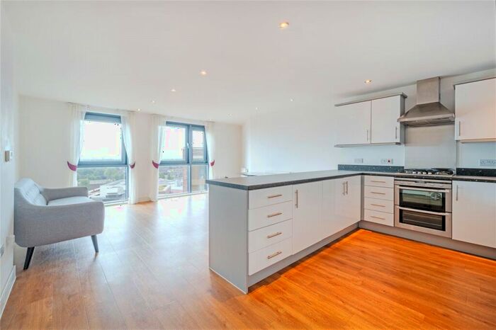 2 Bedroom Flat To Rent In Perth Road, Gants Hill, IG2