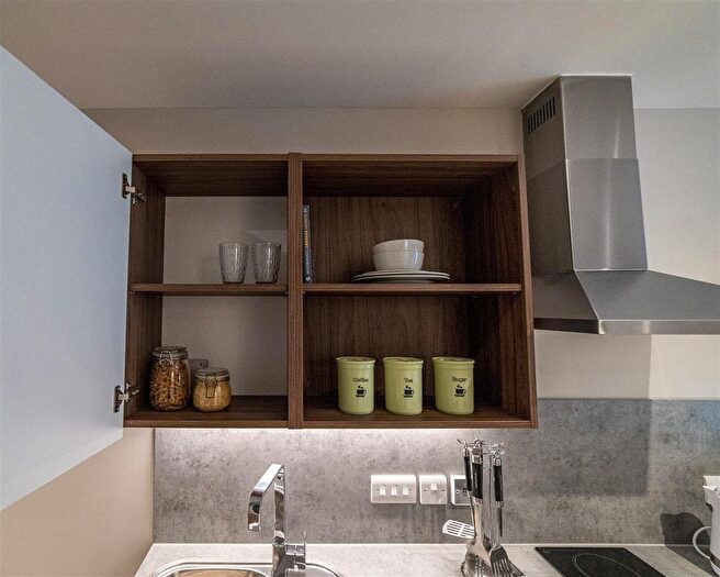 Studio To Rent In Calton Road, Edinburgh, EH8