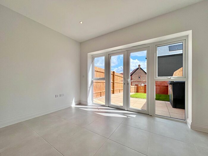 4 Bedroom Terraced House To Rent In Aspen Road, High Wycombe, HP10