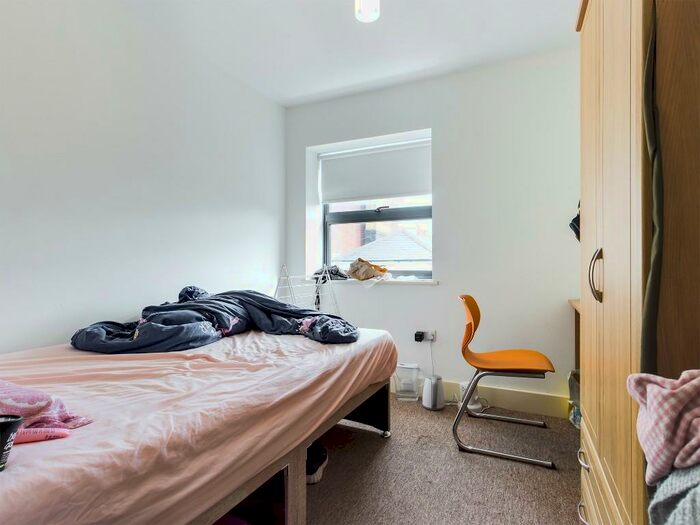Studio To Rent In Castle Street, BN1