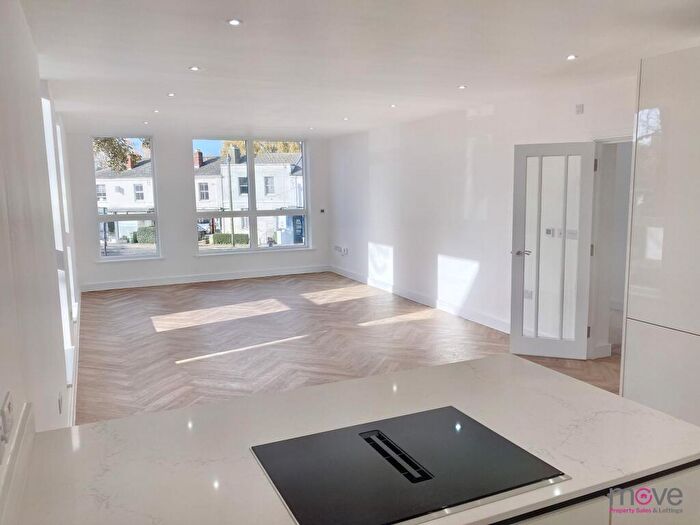 2 Bedroom Apartment To Rent In Bath Road, Cheltenham, GL53