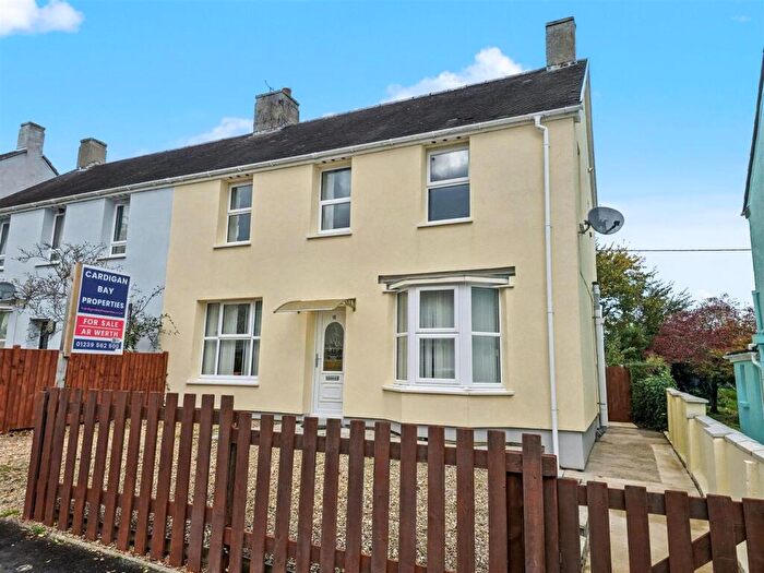 3 Bedroom Semi-Detached House For Sale In Bron Y Dre, Cardigan, SA43