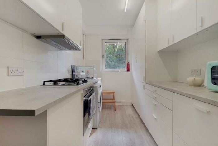 4 Bedroom Flat To Rent In Maple House, Idonia Street, Deptford, London, SE8