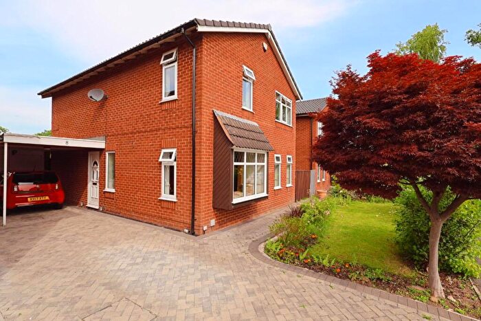 4 Bedroom Detached House For Sale In Weaver Grove, Mickle Trafford, CH2