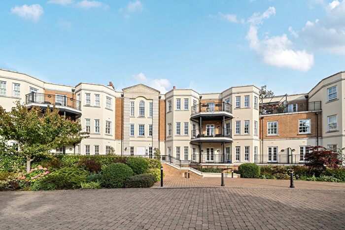 2 Bedroom Flat For Sale In Westerham Road, Keston, BR2