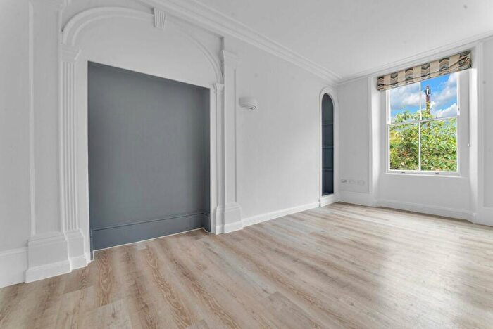 2 Bedroom Apartment To Rent In Bromsgrove, Faringdon, Oxfordshire, SN7
