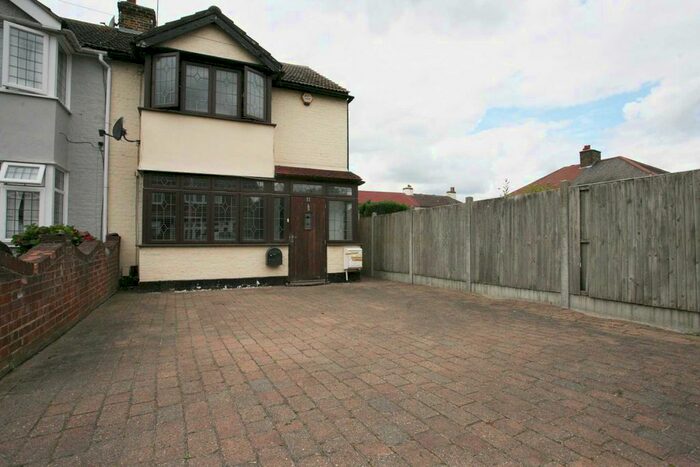 3 Bedroom Semi-Detached House To Rent In Stanford Close, Romford, RM7