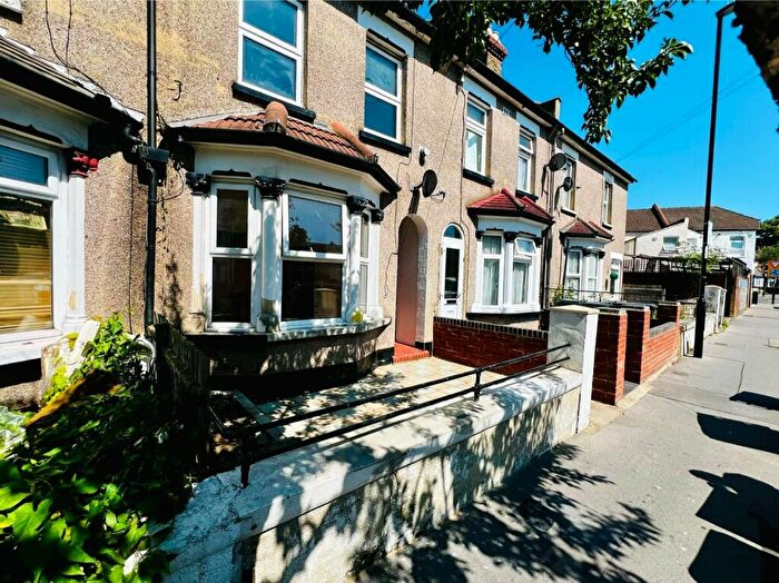 4 Bedroom Terraced House To Rent In Frant Road, Thornton Heath, CR7