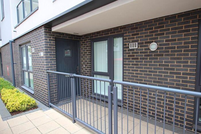 2 Bedroom Apartment To Rent In Woking, Surrey, GU22