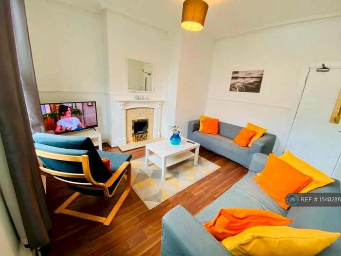 5 Bedroom Terraced House To Rent In Clough Road, Sheffield, S1